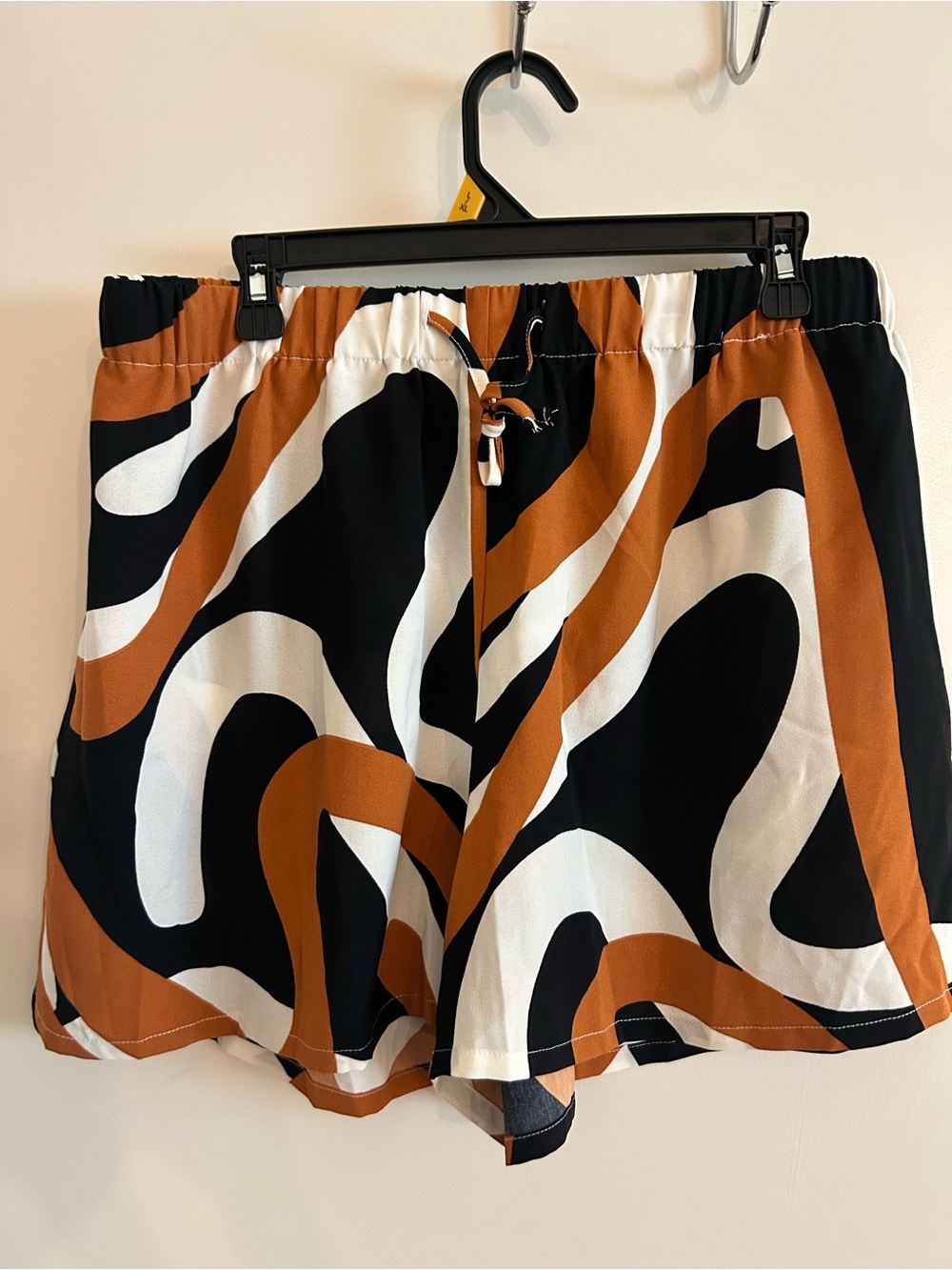 💚5 for $25💚 Abstract Print Women’s Shorts - Black, White & Brown, XL